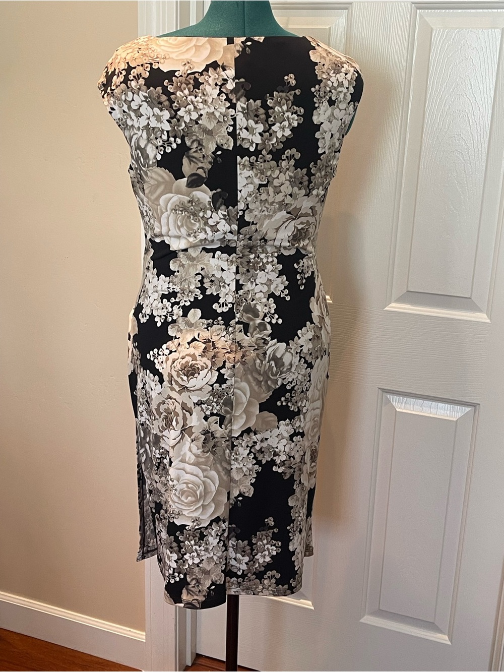connected apparel Black and Cream Floral Midi Dress with Keyhole - Picture 16 of 16